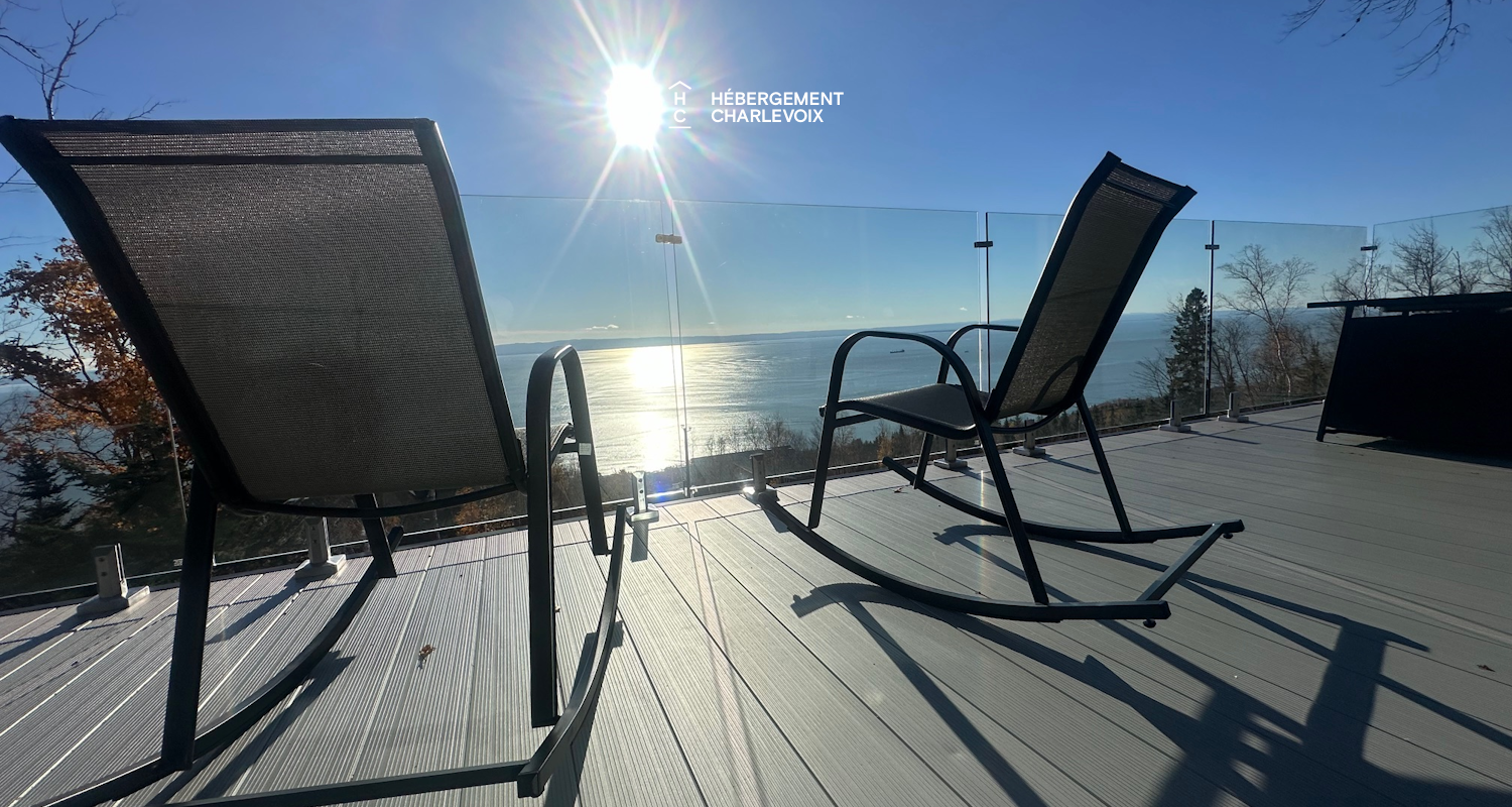 ROC-40 - New chalet with contemporary look with a view of the river!